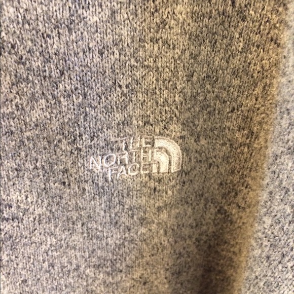 North Face Quarter Zip - Picture 3 of 3